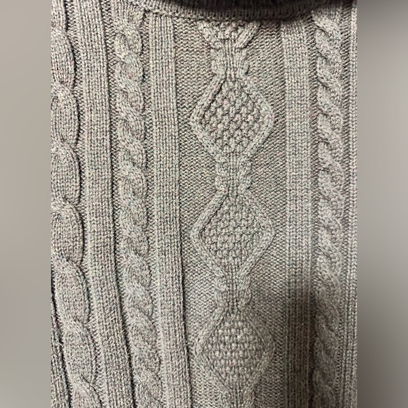 Dark chocolate cable knit sweater with turtleneck by Willi Smith size XL - Picture 2 of 5